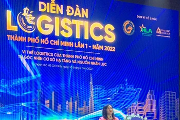 Phó Chủ tịch Ủy ban nhân dân Thành phố Hồ Chí Minh phát biểu tại Diễn đàn.