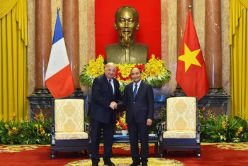 Chủ tịch nước Nguyễn Xuân Phúc và Chủ tịch Thượng viện Cộng hòa Pháp Gérard Larcher tại buổi tiếp. (Ảnh: Thủy Nguyên)