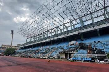 Sân vận động Chi Lăng trở thành dự án treo hàng chục năm nay.