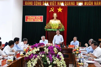 Đồng chí Võ Văn Thưởng phát biểu kết luận buổi làm việc.
