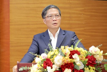 Đồng chí Trần Tuấn Anh phát biểu tại buổi làm việc.
