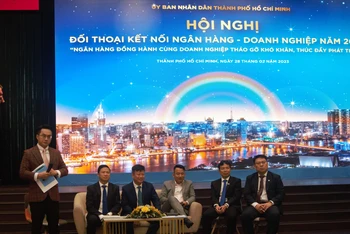 Thành phố Hồ Chí Minh: Ngân hàng đồng hành cùng doanh nghiệp tháo gỡ khó khăn