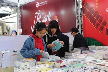 Học sinh tham gia Ngày Sách và Văn hóa đọc Việt Nam.