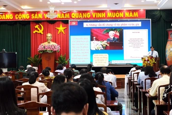 Quang cảnh hội nghị tại điểm cầu Trụ sở Tỉnh ủy Đồng Nai.