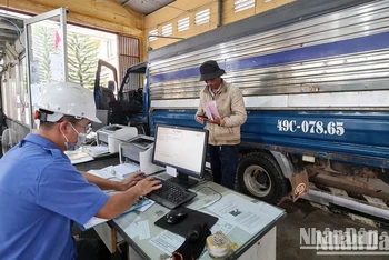 Trung tâm đăng kiểm xe cơ giới Lâm Đồng thuê các thiết bị, hệ thống máy tính để tiếp tục duy trì hoạt động tại các cơ sở đăng kiểm trực thuộc.