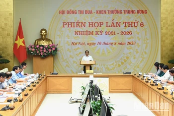 Thủ tướng Phạm Minh Chính, Chủ tịch Hội đồng Thi đua-Khen thưởng Trung ương, chủ trì phiên họp lần thứ 6 nhiệm kỳ 2021-2026 của Hội đồng.
