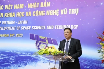 Giáo sư, Viện sỹ Châu Văn Minh - Chủ tịch Viện Hàn lâm Khoa học và Công nghệ Việt Nam, phát biểu tại hội thảo