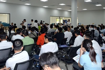 “Ngày hội việc làm NovaWorld Phan Thiet 2023” thu hút rất đông người lao động, sinh viên và thanh niên địa phương tham gia ứng tuyển