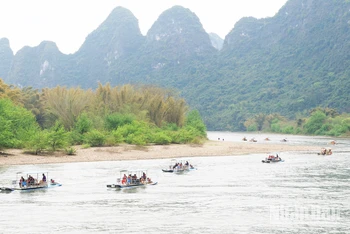 Khu thắng cảnh Ly Giang là điểm du lịch cấp quốc gia 5A, là di sản thiên nhiên thế giới.