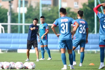 Đội tuyển Olympic Việt Nam luyện tập chuẩn bị cho trận ra quân tại vòng bảng ASIAD 19.