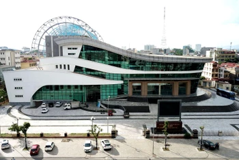 Nhà hát Ca múa nhạc dân gian Việt Bắc là công trình trọng điểm của Bộ Văn hóa, Thể thao và Du lịch mới được hoàn thành, đưa vào hoạt động cuối tháng 8/2022.