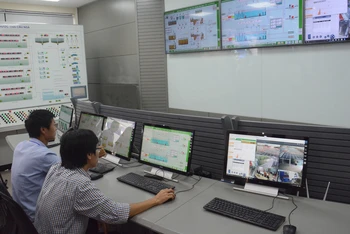 Vận hành hệ thống tại trạm xử lý nước thải Cầu Ngà-Dương Liễu, huyện Hoài Đức, Hà Nội. (Ảnh: MINH HÀ)