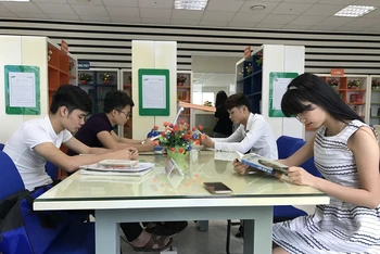Thư viện dành cho công nhân Nhà máy Samsung Electronics Việt Nam Thái Nguyên (SEVT).