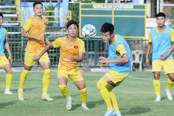 Buổi tập luyện của đội tuyển U23 Việt Nam tại Thái Lan. (Ảnh: VFF)
