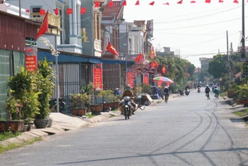 Một tuyến phố tại xã Giao Phong, huyện Giao Thủy - xã được Trung ương chọn thí điểm xây dựng mô hình xã nông thôn mới thông minh.