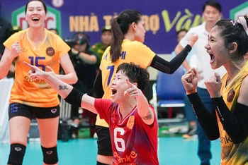 Niềm vui chiến thắng của các nữ cầu thủ đội bóng chuyền Ninh Bình LPBank. (Ảnh Bóng chuyền Việt Nam)