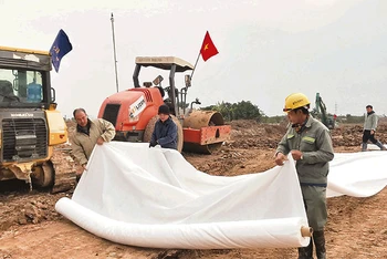 Mũi 1 của Công ty cổ phần LIZEN đang thi công đường song hành thuộc dự án đường vành đai 4-Vùng Thủ đô Hà Nội trên địa bàn tỉnh Hưng Yên.