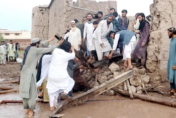 Bão lũ ảnh hưởng cuộc sống của người dân miền đông Afghanistan.