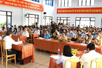 Lãnh đạo tỉnh Đồng Nai đối thoại với người dân trong diện thu hồi đất để thực hiện dự án đường giao thông kết nối sân bay Long Thành.
