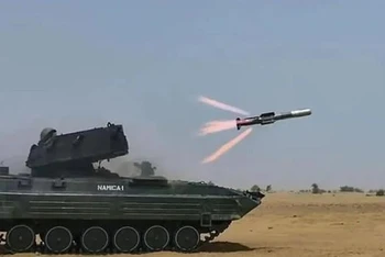 Ấn Độ phóng thử tên lửa chống tăng dẫn đường bằng laser. (Nguồn: chanakyaforum.com)