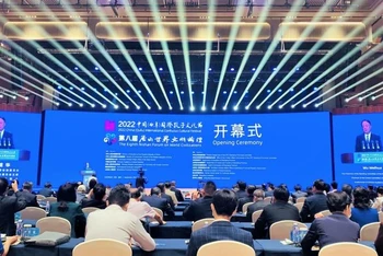 Phó Chủ tịch Quốc hội Trung Quốc Vũ Duy Hoa phát biểu ý kiến tại lễ khai mạc Diễn đàn Ni Sơn về các nền văn minh thế giới. (Ảnh: HỮU HƯNG)