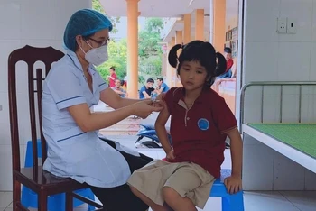 Xã Tân Phong (huyện Vũ Thư, tỉnh Thái Bình) được phân bổ 300 liều vaccine phòng Covid-19 để tiêm cho người từ 12 tuổi trở lên