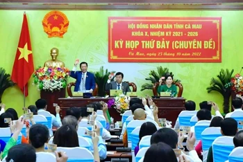 Kỳ họp thứ 7 của Hội đồng nhân dân tỉnh Cà Mau thông qua các nghị quyết cấp bách, nhằm gỡ khó trong phát triển kinh tế-xã hội tại địa phương.