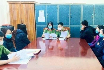 Các đối tượng bị khởi tố trước Cơ quan điều tra Công an tỉnh Lạng Sơn.