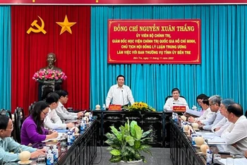 Đồng chí Nguyễn Xuân Thắng phát biểu tại buổi làm việc.