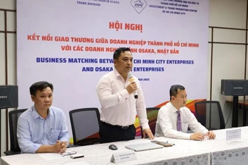 Đại diện doanh nghiệp Thành phố Hồ Chí Minh phát biểu tại hội nghị kết nối giao thương giữa doanh nghiệp thành phố với các doanh nghiệp tại Osaka (Nhật Bản). 