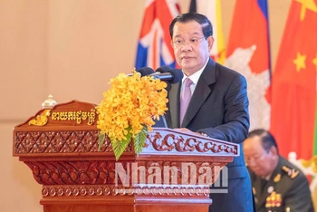 Thủ tướng Campuchia Samdech Techo Hun Sen phát biểu dẫn đề.
