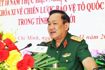 Thượng tướng Võ Minh Lương, Ủy viên Trung ương Đảng, Ủy viên Thường vụ Quân ủy Trung ương, Thứ trưởng Quốc phòng phát biểu tại Hội nghị.