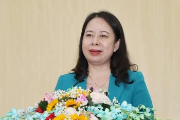 Phó Chủ tịch nước phát biểu tại buổi tiếp xúc cử tri huyện Châu Phú.