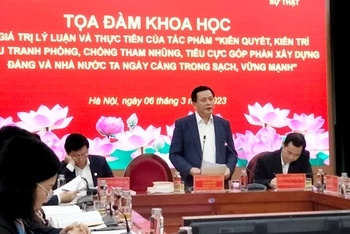 Đồng chí Nguyễn Xuân Thắng, Ủy viên Bộ Chính trị, Giám đốc Học viện Chính trị quốc gia Hồ Chí Minh, Chủ tịch Hội đồng Lý luận Trung ương phát biểu tại Tọa đàm.