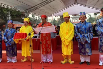 Văn tế tôn vinh truyền thống giáo dục, tôn vinh khoa bảng tại Lễ hội Văn miếu Mao Điền.