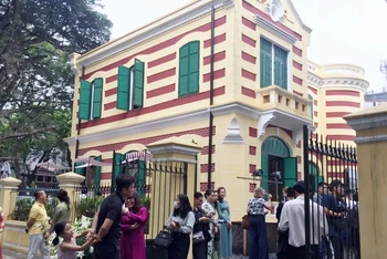 Biệt thự số 49 phố Trần Hưng Đạo-46 phố Hàng Bài đã cơ bản hoàn thành công tác trùng tu bên ngoài.
