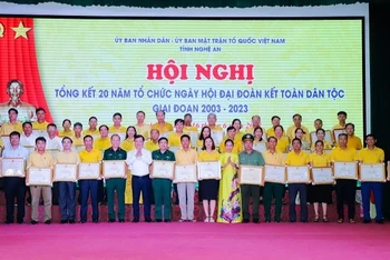 Chủ tịch UBND tỉnh Nghệ An tặng Bằng khen của cho 93 tập thể đã có thành tích xuất sắc trong tổ chức thực hiện Ngày hội "Đại đoàn kết toàn dân tộc" giai đoạn 2003-2023.