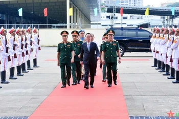 Chủ tịch nước Võ Văn Thưởng và lãnh đạo Bộ Quốc phòng đến dự buổi lễ. (Ảnh: QĐND)
