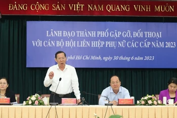 Ông Phan Văn Mãi, Ủy viên Trung ương Đảng, Phó Bí thư Thường trực Thành ủy, Chủ tịch Ủy ban nhân dân Thành phố phát biểu chỉ đạo Hội nghị.