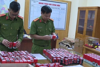 Lực lượng cảnh sát kinh tế Công an tỉnh Phú Thọ điều tra, làm rõ vụ án làm giả con dấu, tài liệu của cơ quan tổ chức.