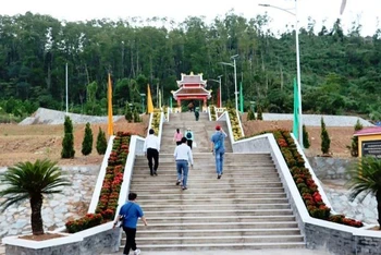 Toàn cảnh Nhà tưởng niệm liệt sĩ ở tiểu khu 67, xã Phong Xuân (huyện Phong Điền).