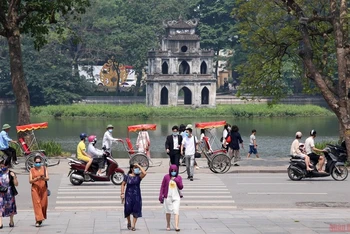 Tháp Rùa - Hồ Hoàn Kiếm, biểu tượng của Thủ đô Hà Nội.