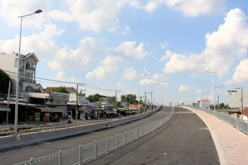 Dự án cầu Long Kiểng (huyện Nhà Bè) có chiều dài hơn 300m, rộng 18-29m, đường dẫn vào cầu khoảng 660m với tổng mức vốn đầu tư 589 tỷ đồng. Công trình được Ủy ban nhân dân Thành phố Hồ Chí Minh phê duyệt từ năm 2001, đến năm 2018 mới được khởi công và dự kiến hoàn thành vào năm 2019.