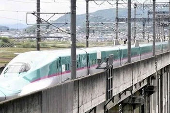 Một chuyến tàu cao tốc của Nhật Bản. (Nguồn: Japan News)
