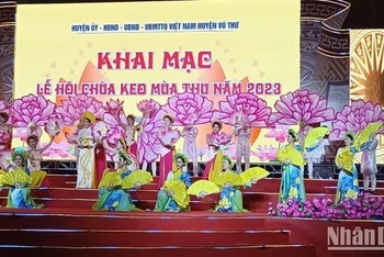 Chương trình khai mạc Lễ hội chùa Keo được tổ chức trang trọng, đầy sắc màu.