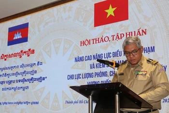 Phó Cục trưởng Cục Thực thi pháp luật, Văn phòng Ủy ban quốc gia phòng, chống ma túy Vương quốc Campuchia (NACD), Đại tá Mom Kirisocheat phát biểu tại Hội thảo.