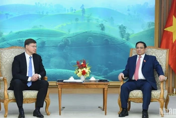 Thủ tướng Phạm Minh Chính tiếp Phó Chủ tịch Ủy ban châu Âu (EU) kiêm Cao ủy thương mại EU Valdis Dombrovski.