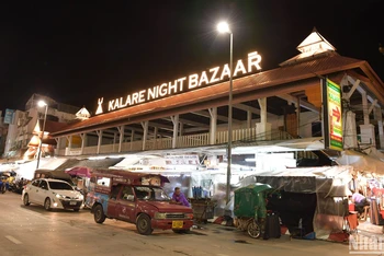 Chợ đêm Kalare ở Chiang Mai, Thái Lan. (Ảnh: ĐINH TRƯỜNG)