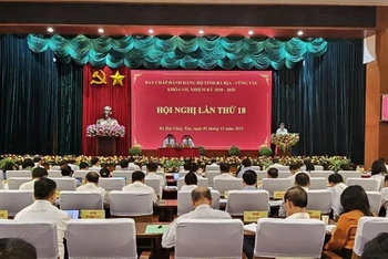 Toàn cảnh Hội nghị Ban Chấp hành Đảng bộ tỉnh lần thứ 18.