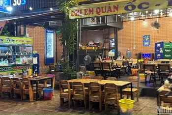 Tình trạng vắng khách đang diễn ra tại nhiều quán ăn, nhà hàng ở Thành phố Hồ Chí Minh.